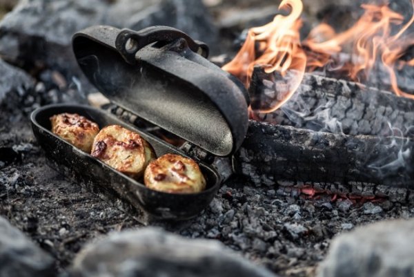 Petromax Cast-iron Potato Cooker