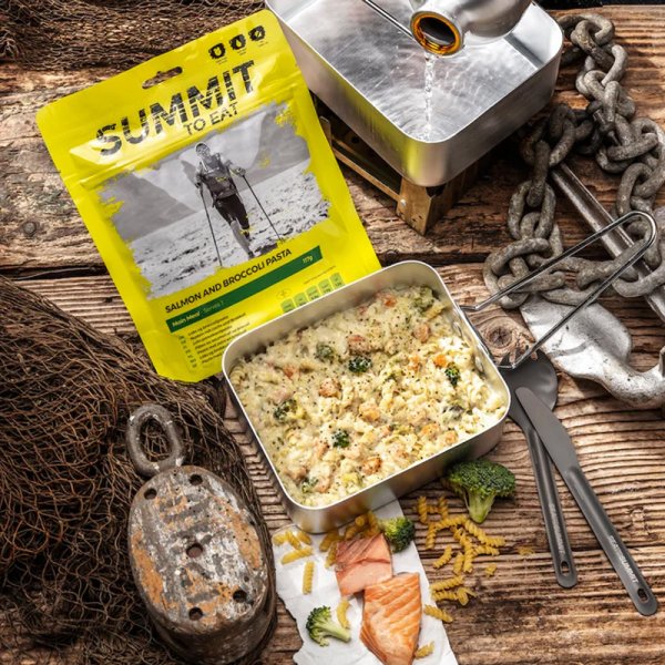 Summit To Eat | Salmon and Broccoli Pasta | Frystorkad mat | 117g